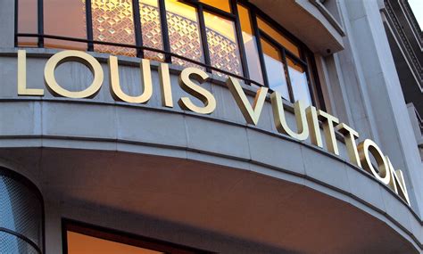 louis vuitton roma mostra|louis vuitton store.